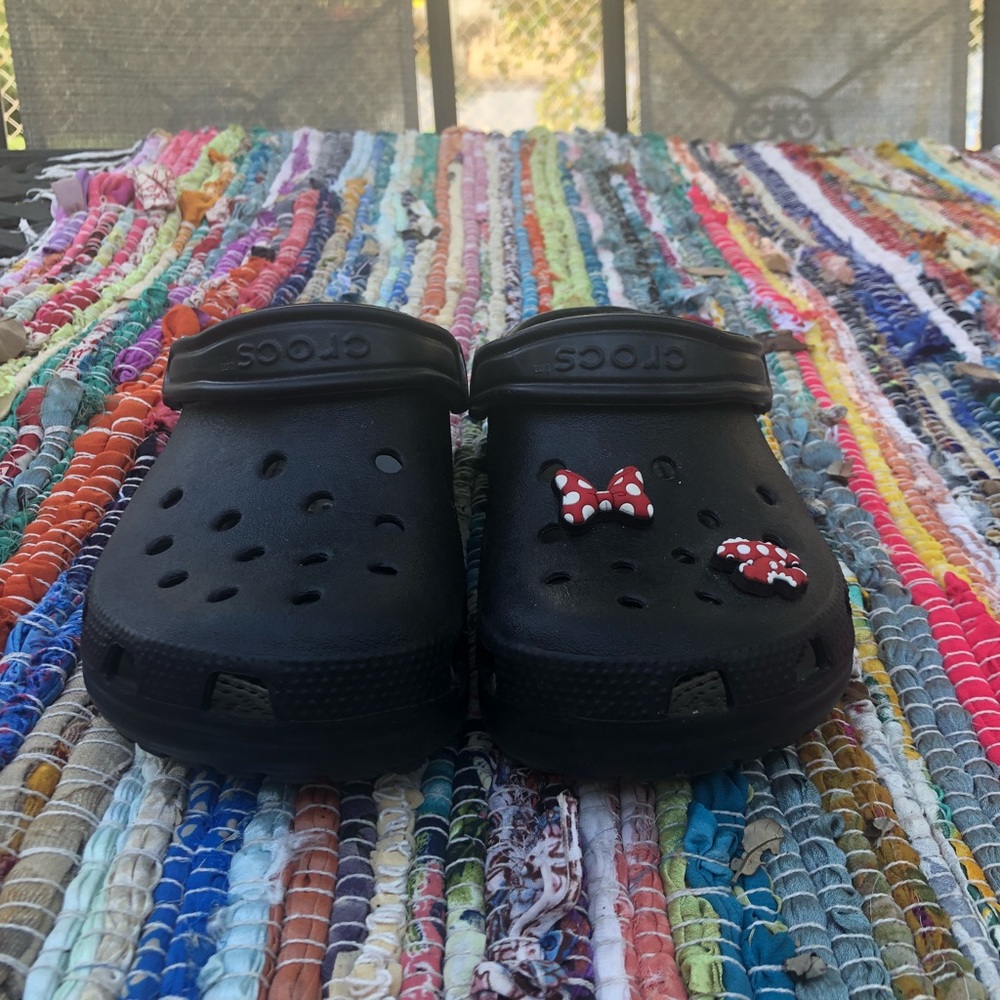 Black crocs w/ money mouse jib-its (detachable)